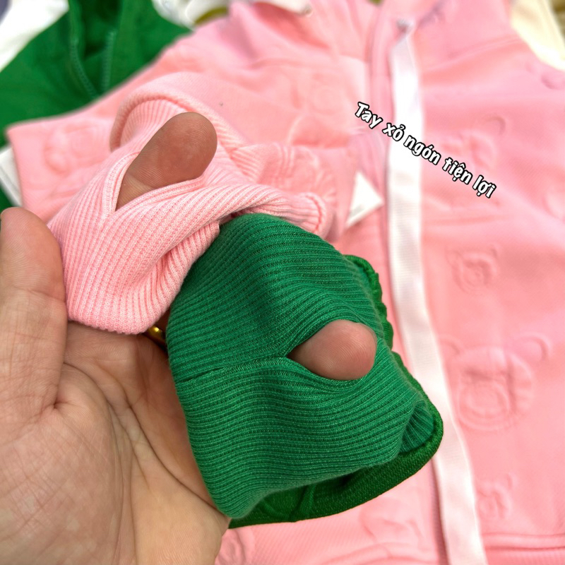 Áo khoác dập nổi cao cấp xỏ ngón kéo cao ( kèm túi trong ) nón to