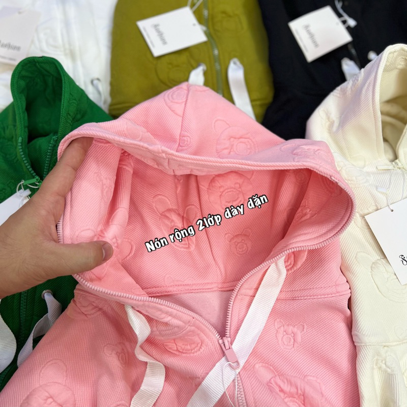 Áo khoác dập nổi cao cấp xỏ ngón kéo cao ( kèm túi trong ) nón to