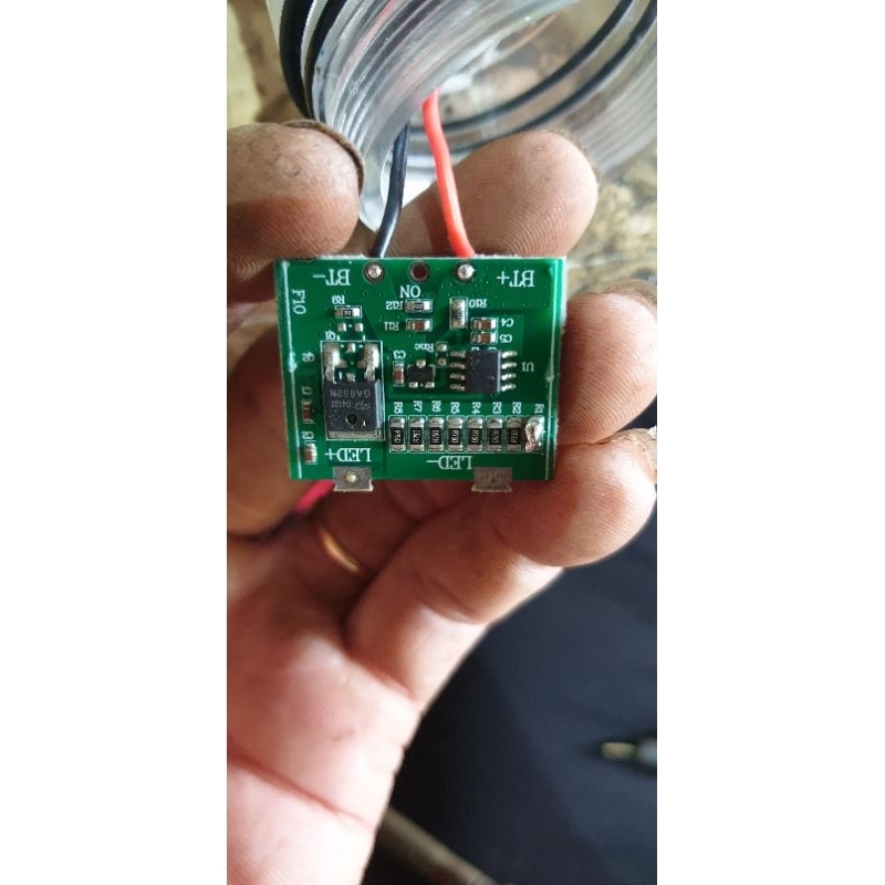 Bảng mạch chức năng đèn pin F12