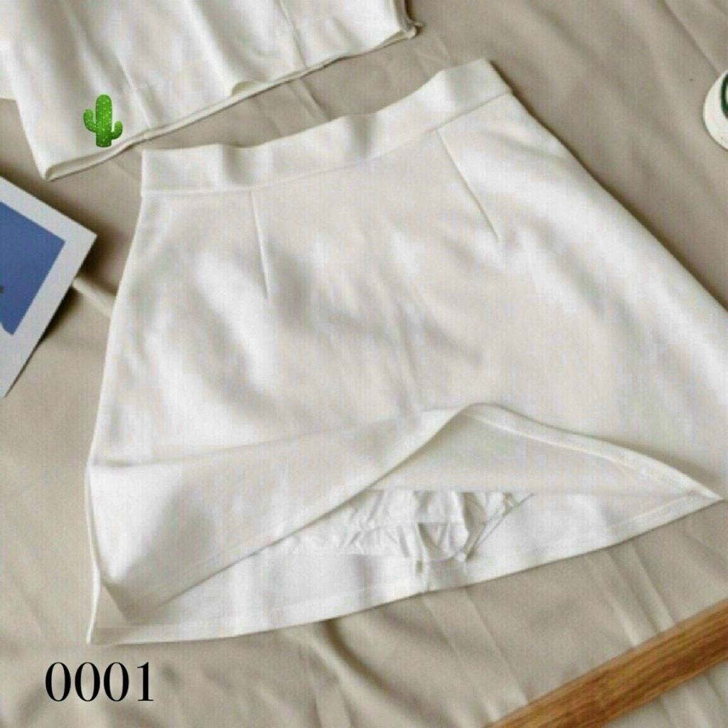 Sét Bộ Áo Thun Croptop Cổ Bẻ Ngắn Tay Kèm Thêu Gấu Kết Hợp Chân Váy 2 Lớp TTPK0578