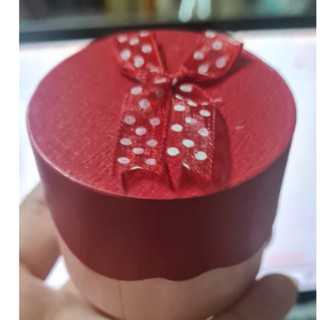 Hộp đựng nhẫn hình tròn nơ chấm bi