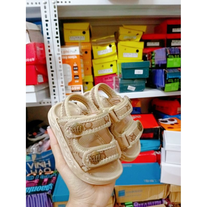 Dép sandal siêu nhẹ cho bé trai bé gái ,Đế mềm êm chân.