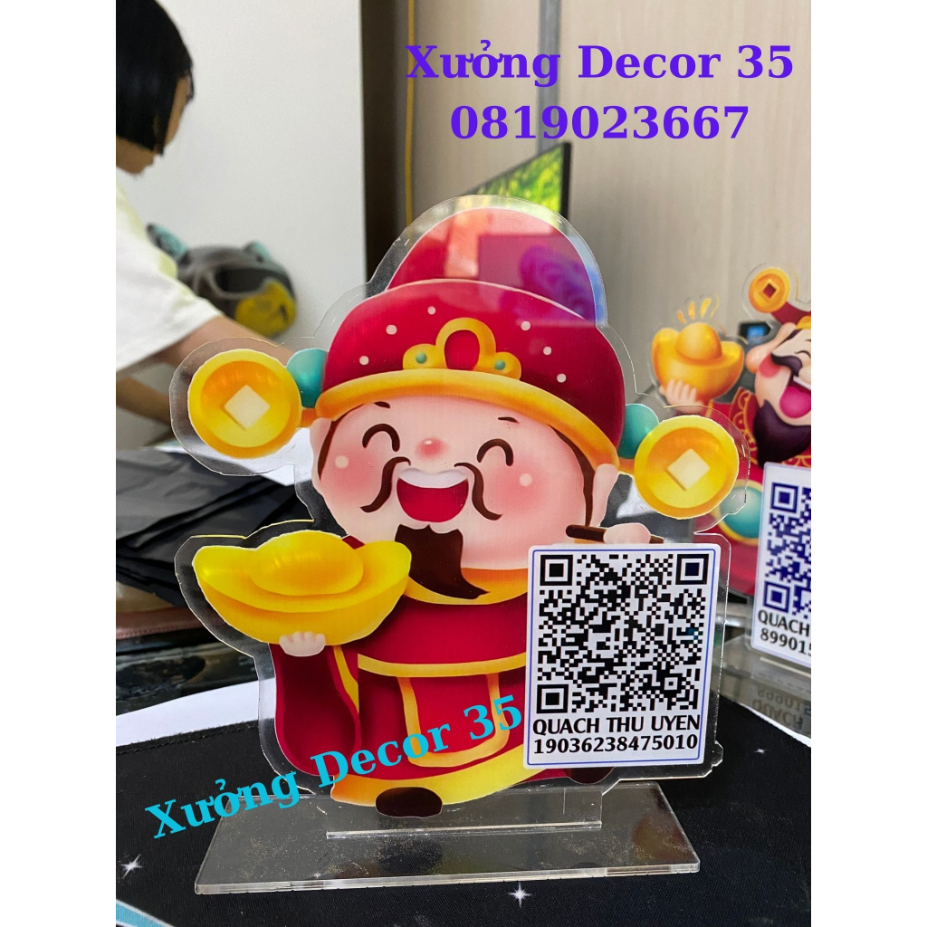 Bảng tài khoản ngân hàng, mã QR, thanh toán, chuyển khoản, tên shop để bàn hình ông thần tài,chất liệu Mica