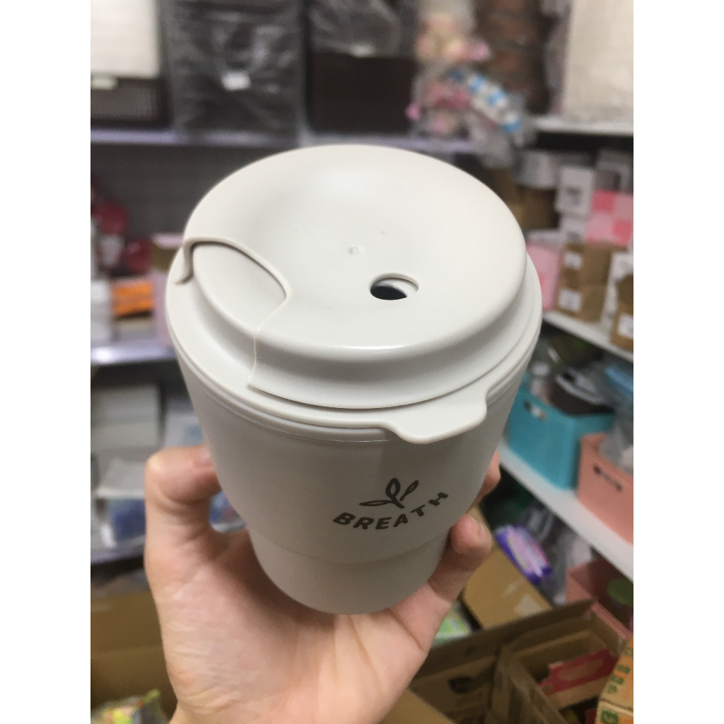 Cốc uống nước kèm nắp xoay có lỗ cắm ống hút 320ml