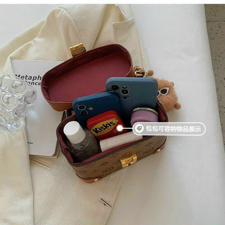 Túi cốp vuông đeo chéo xách da mềm tặng kèm móc thú