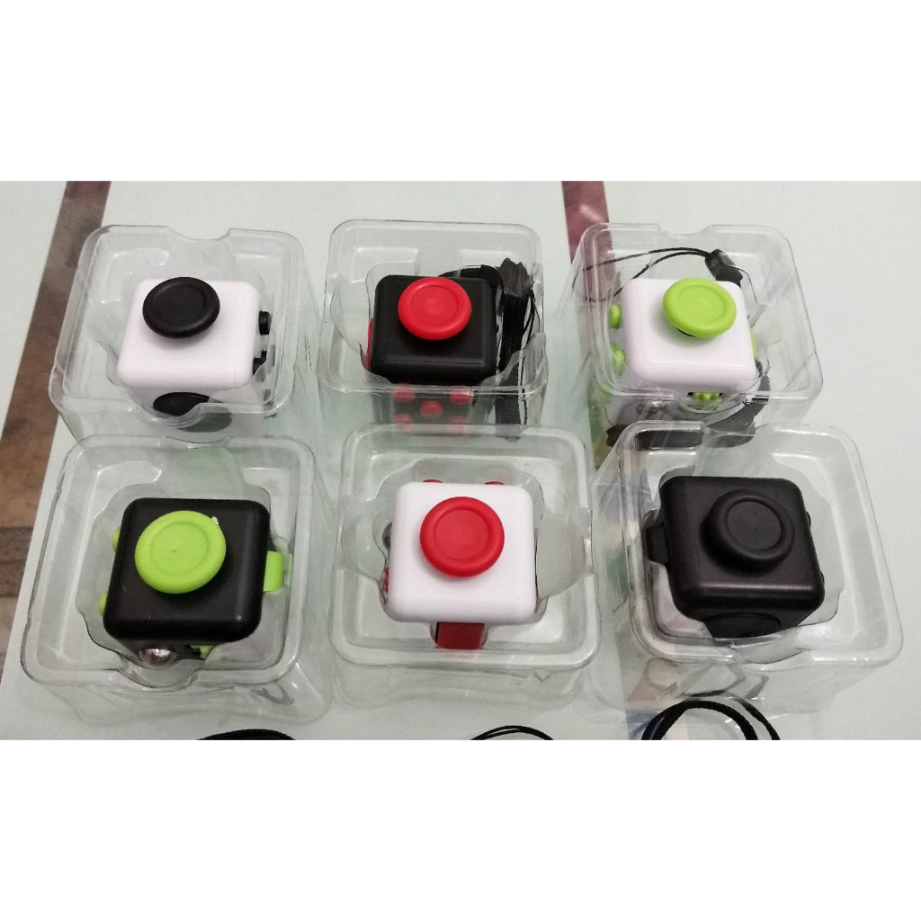 Fidget Cube Quà tặng Kì Diệu giảm stress màu ngẫu nhiên