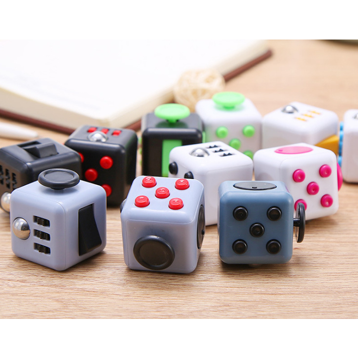 Fidget Cube Quà tặng Kì Diệu giảm stress màu ngẫu nhiên