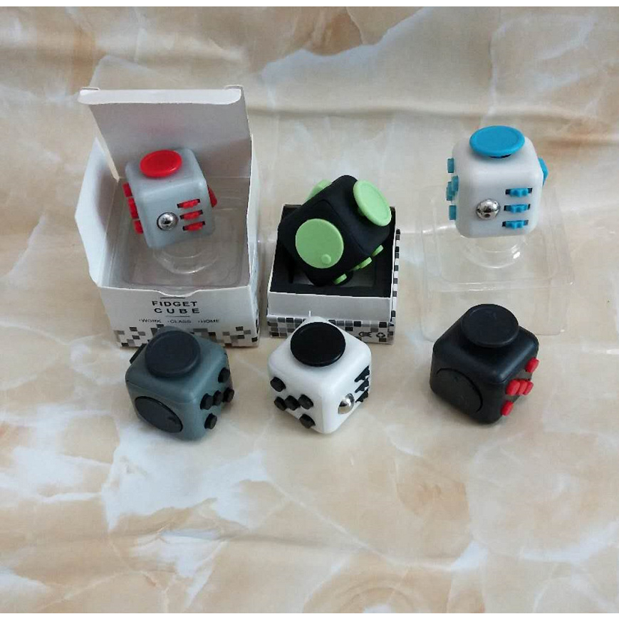 Fidget Cube Quà tặng Kì Diệu giảm stress màu ngẫu nhiên