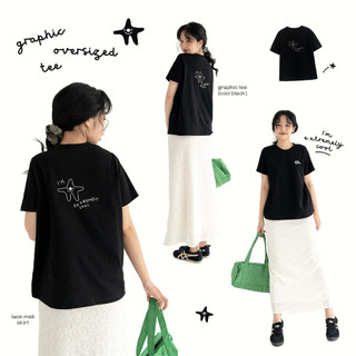 Áo phông in hình dáng rộng NAKED by V - Graphic Oversized Tee