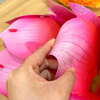 Lồng đèn liên hoa nhựa 32cm