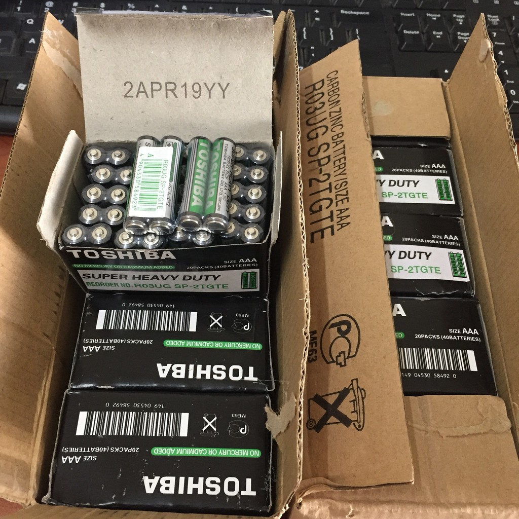 Hộp 40 viên pin AAA, AA TOSHIBA