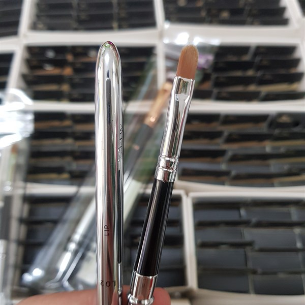 Cọ Đánh Môi Vacosi L01 L02