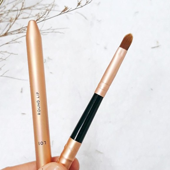 Cọ Đánh Môi Vacosi L01 L02