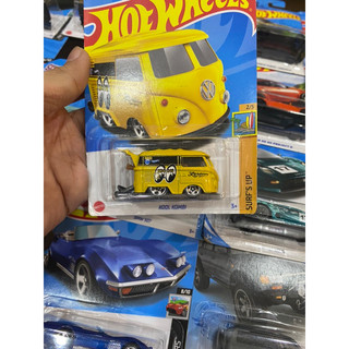 Xe Hot Wheels Kool Kombi Màu vàng Mooneyes