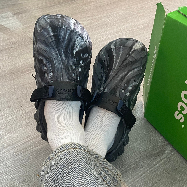Phiên bản ĐẶC BIỆT Crocs Echo Đen Loang Quai Salehe lỗi đã xử lí hàng 99% bảo hành tặng 10 Sticker