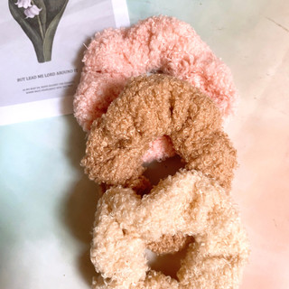 Cột tóc vải lông scrunchies dễ thương Tím Store
