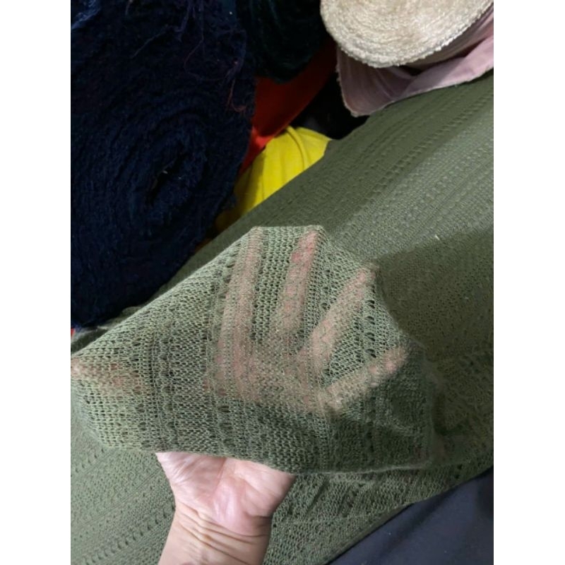 Vải thun len mềm mại, co giãn tạo cảm giác thoải mái khi mặc 25k/1m