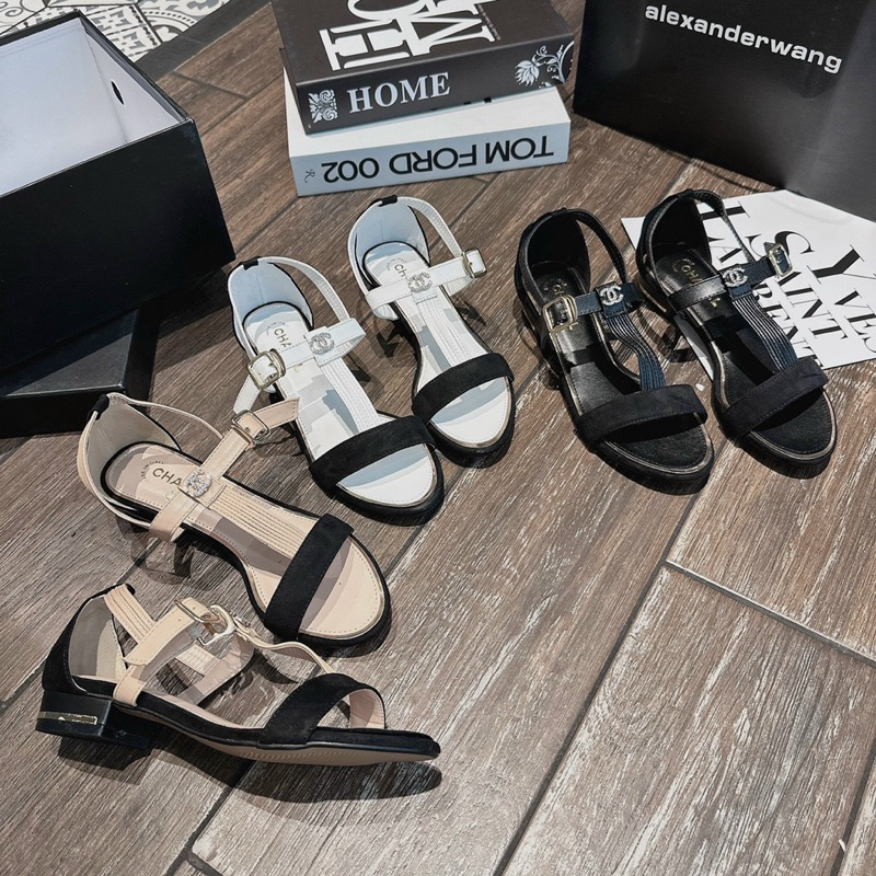 GIÀY SANDAL C H A N E L GÓT VUÔNG QUAI PHỐI KIỂU MỚI DỄ PHỐI ĐỒ