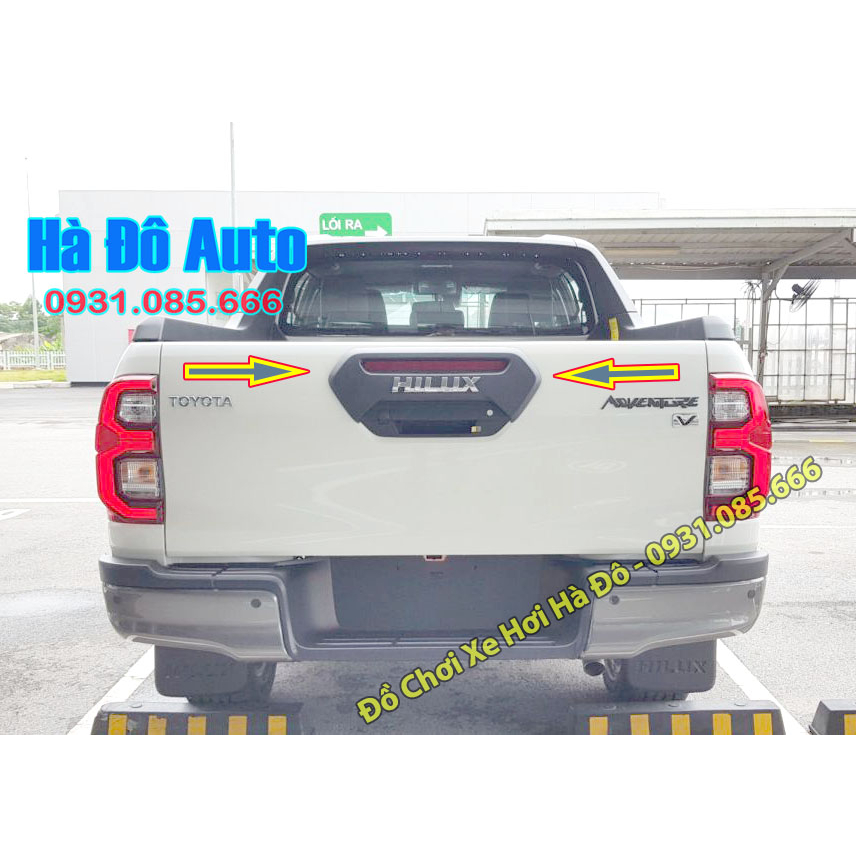 Ốp Tay Mở Cốp Hilux 2021 2022 2023 - Ốp Bảo Vệ Tay Cốp Toyota Hilux 2021 2022 2023