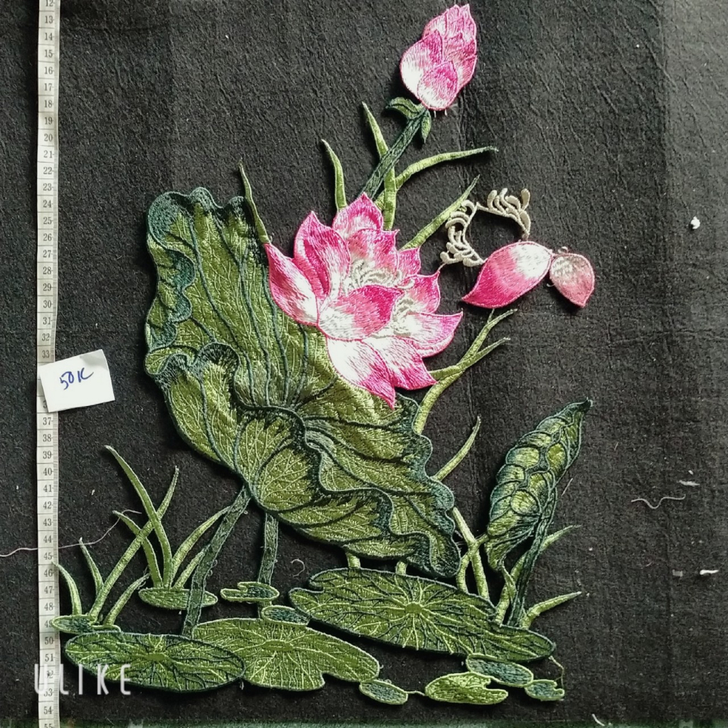Hoa sen thêu