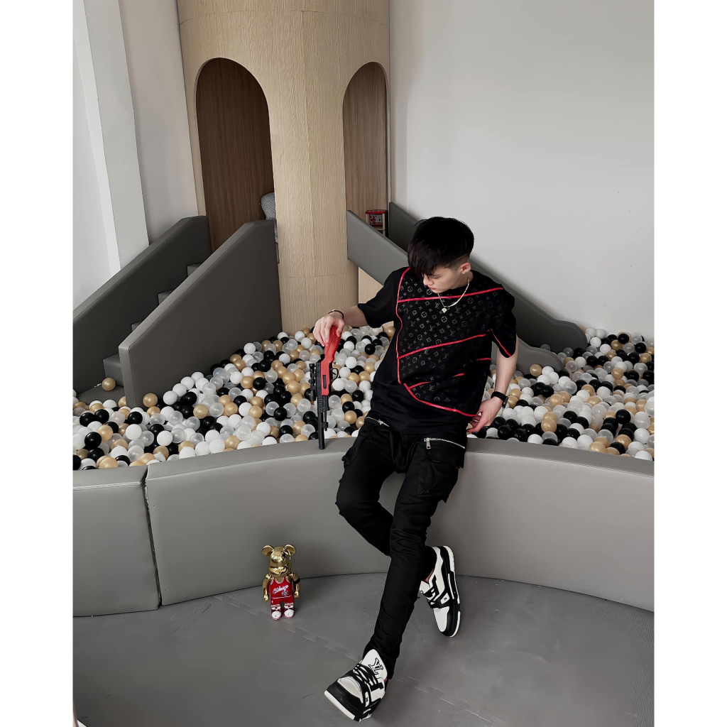 Áo Thun Nam Nữ LV Phối Màu Họa Tiết Monogram Cao Cấp | BigBuy360 - bigbuy360.vn