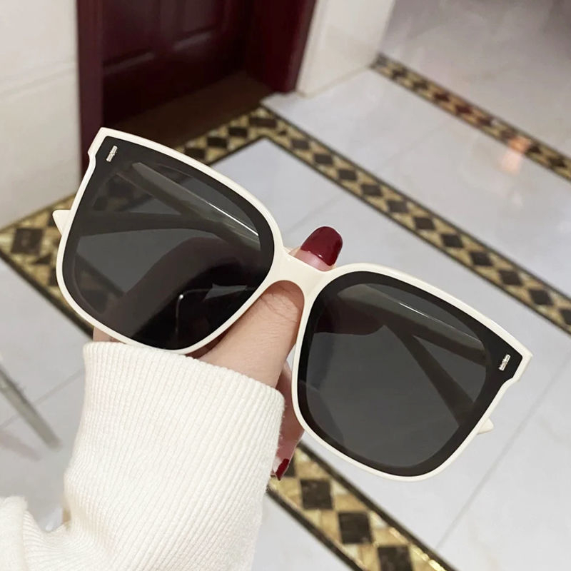 Kính mát MOYENNE kính râm vuông tròng kính lớn chống tia uv màu đen trắng nam nữ