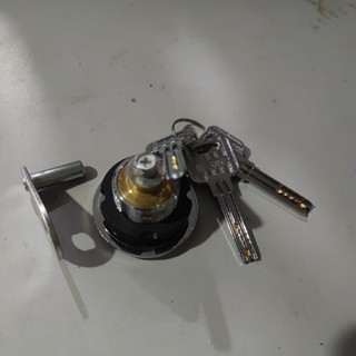 Ổ khóa két sắt 4 cạnh và lòng mo