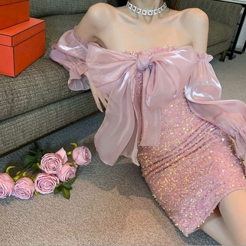 Đầm tiểu thư tay phồng phối nơ ngực, trễ vai, đính Sequins