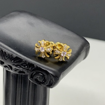 Bông tai Chrome Heart bạc 925 full diamond mạ vàng 22K hàng best quality.