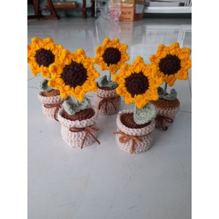 Chậu hoa  mini bằng len.