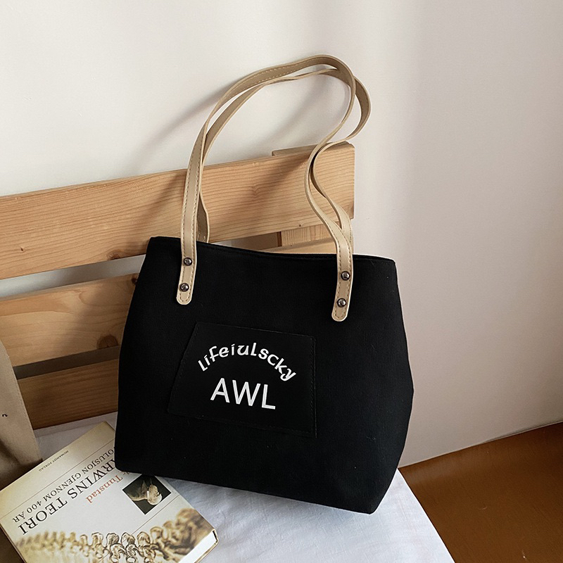 Túi đeo vai thời trang B70 khoá kéo kèm phụ kiện cute phong cách Hàn Quốc