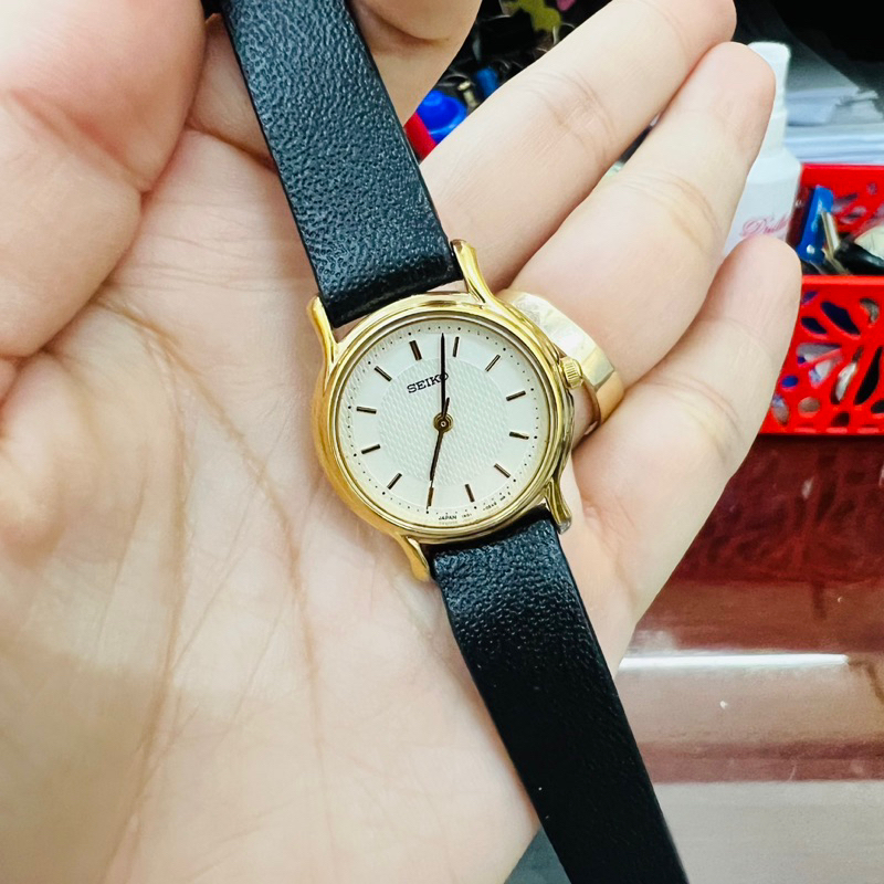 Đồng hồ nữ su nhật mặt hai lòng hiệu Seiko