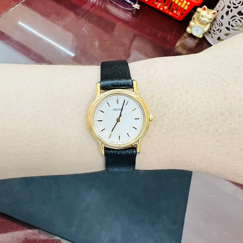 Đồng hồ nữ su nhật mặt hai lòng hiệu Seiko