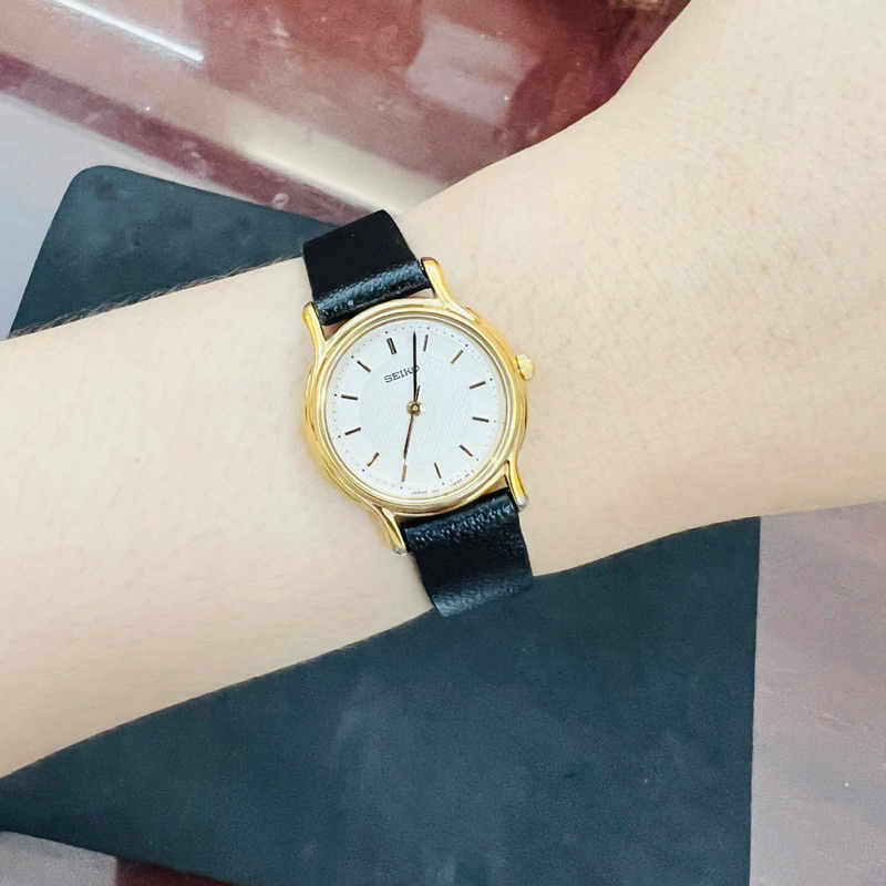 Đồng hồ nữ su nhật mặt hai lòng hiệu Seiko
