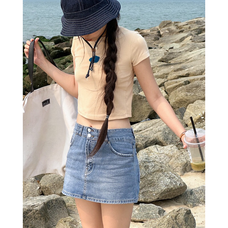 Áo thun dáng ngắn hình hoa thêu xù - DELYN