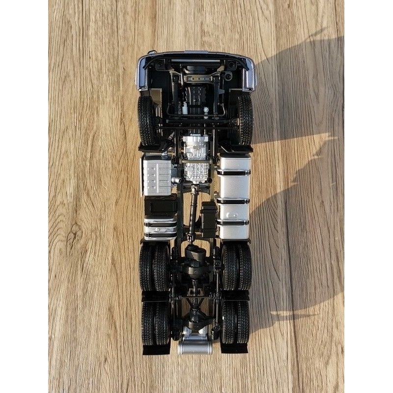 Mô hình xe Đầu kéo HoWo C9H hợp kim 1:24