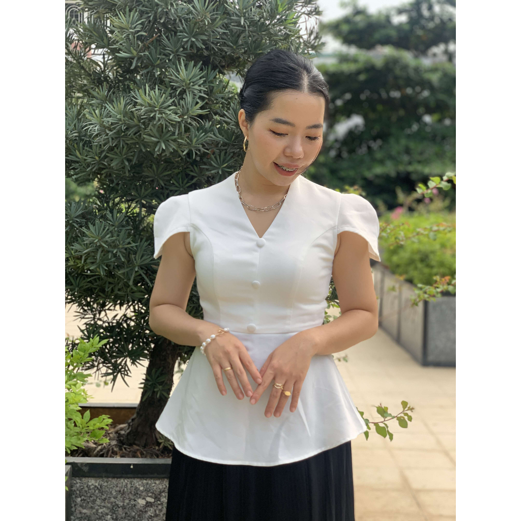Áo kiểu cổ V dáng peplum tay cánh hoa sen thanh lịch LOTUS TOP