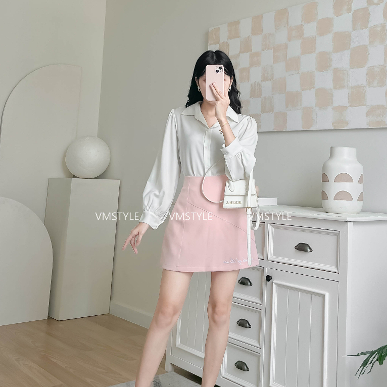 Chân váy nữ VMSTYLE ngắn lưng cao form A chỉ nổi thêu chữ 09180 - CVN00102