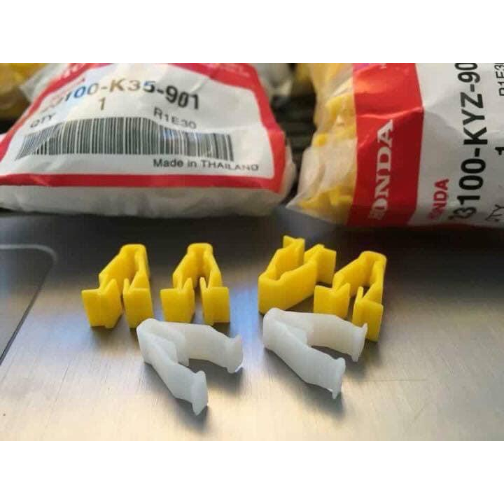 Pát kẹp nhựa dàn áo màu vàng, màu trắng chuyên dụng cho xe Honda