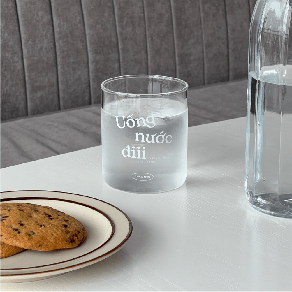 Cốc thủy tinh tròn “Uống Nước Đi” HI PIECES Ly nước 400ml Decor bàn làm việc đựng trà cafe | BigBuy360 - bigbuy360.vn