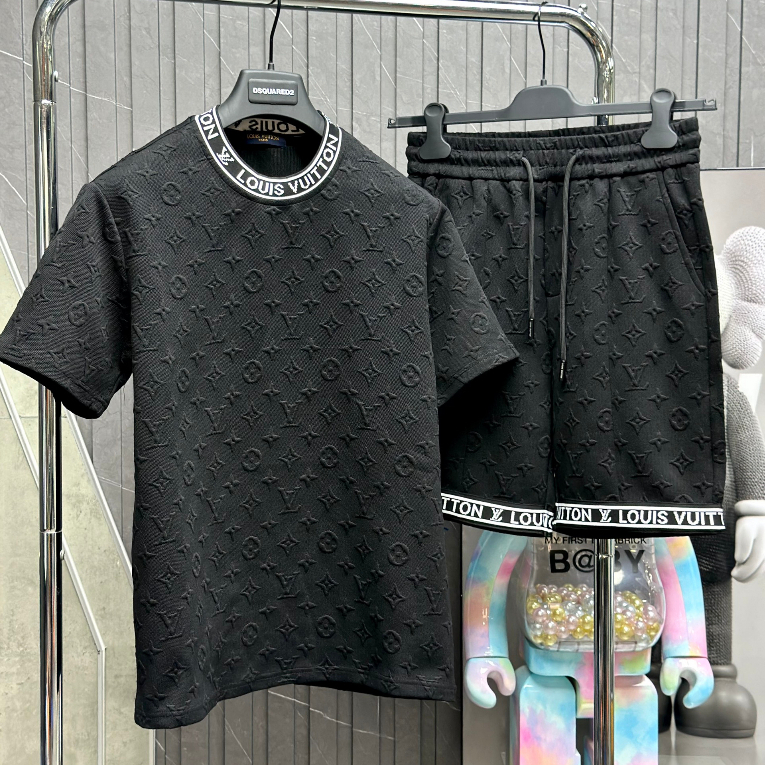 Bộ, Set thời trang hè Louis Vuitton họa tiết hoa vân nổi check cổ LA 1-1 on web