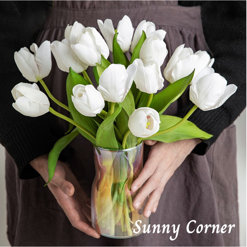 Hoa tulip giả decor chụp ảnh, hoa tuylip giả giống thật cao 35cm, chất liệu lụa cao cấp dùng trang trí nhà cửa