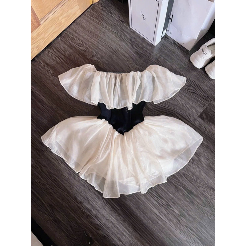 Jum Tơ Trễ Vai Tầng Phối Jeans Mềm Dáng Xoè Có Lót Quần