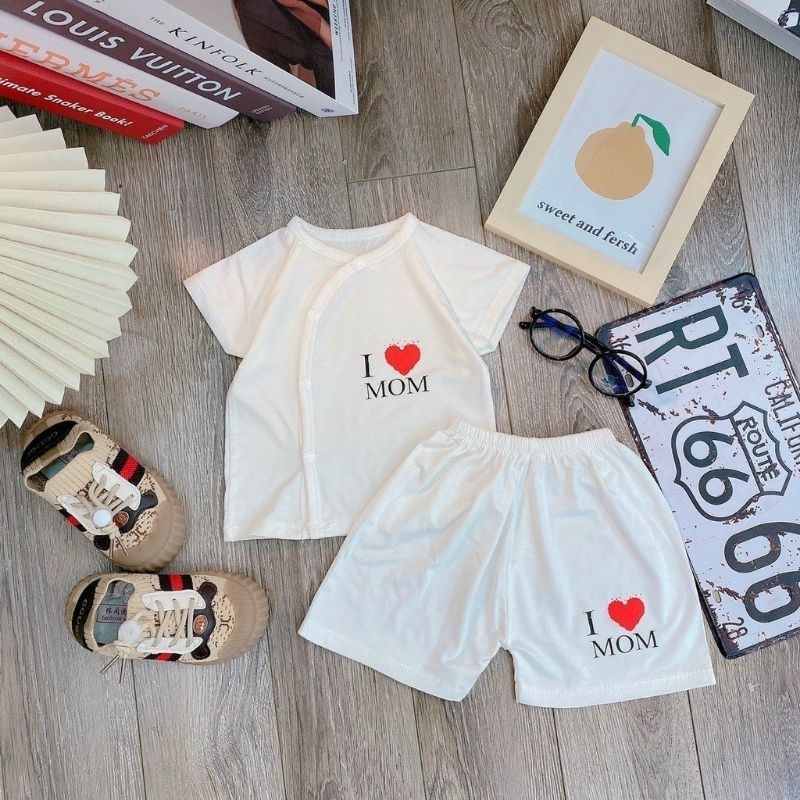 Bộ Quần Áo Trắng DAD MUM Chất Thun Lạnh Mềm Mát Tặng Kèm Mũ Cho Bé Yêu