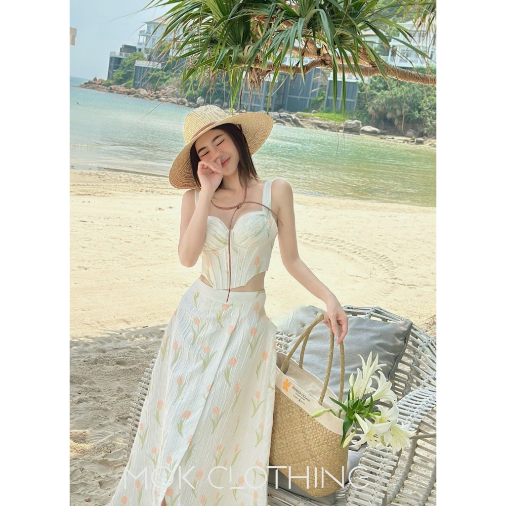 Set váy nữ áo hai dây cổ U form ngắn croptop kiểu dập phối chân váy dài nữ xẻ tà trước họa tiết hoa diện hè đi du lịch