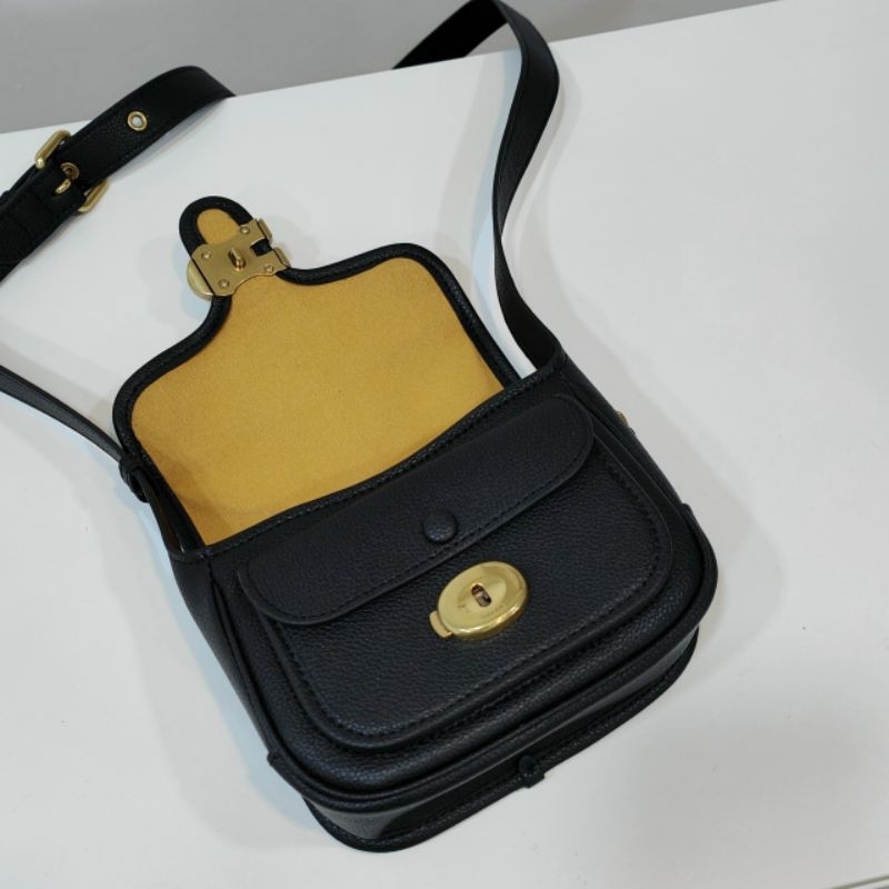 Túi C0ACH®: Tabby Messenger 19 da cao cấp tạo nét thanh lịch, tao nhã