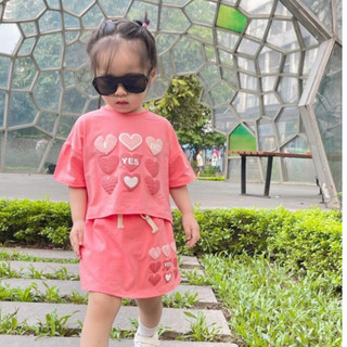 Set áo và chân váy bên trong có quần