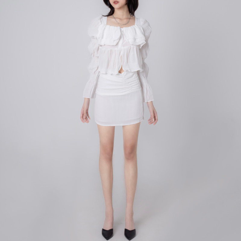 Áo trắng tay dài bồng xô cotton xếp tầng Lace Button TOP