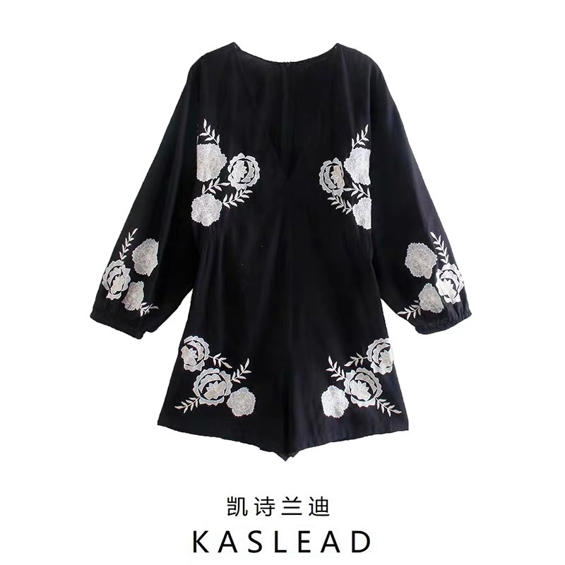 Jump đen thêu hoa  TQ