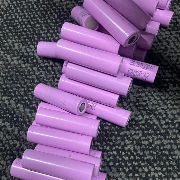 Pin 18650 SamSung 30Q 2500-3500mAh 3.7 vol tháo máy dung lượng cao